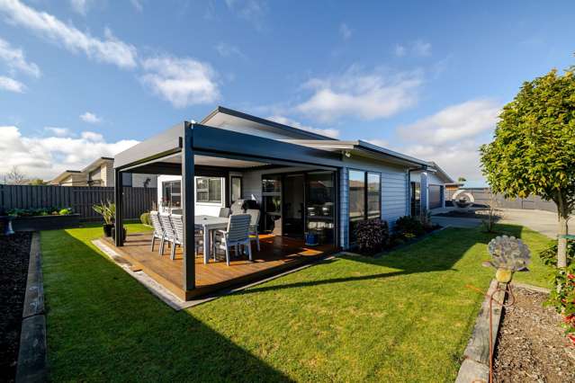 Stylish, executive living with four car garaging