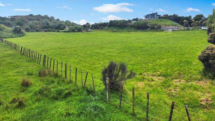 30 Strathnaver Drive Waikawa Beach_2