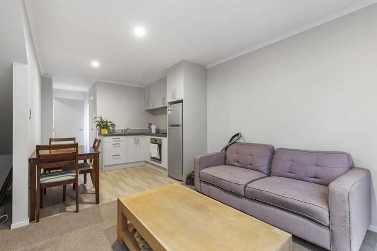 3/181 Knighton Road Hillcrest_1