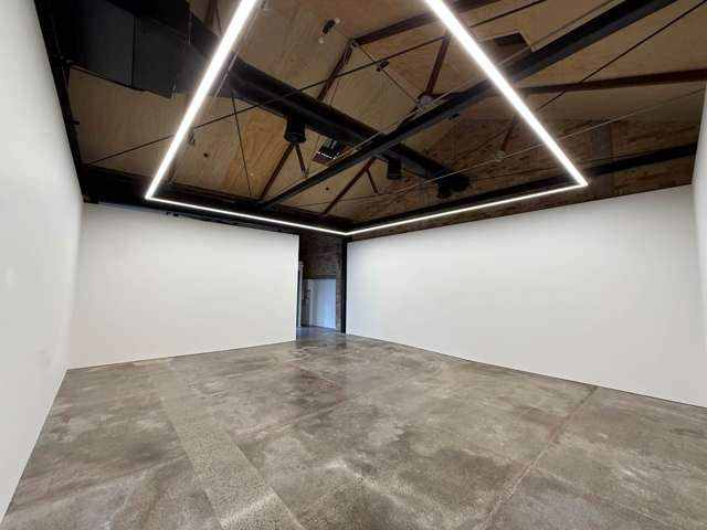 27 Beach Road City Centre_2