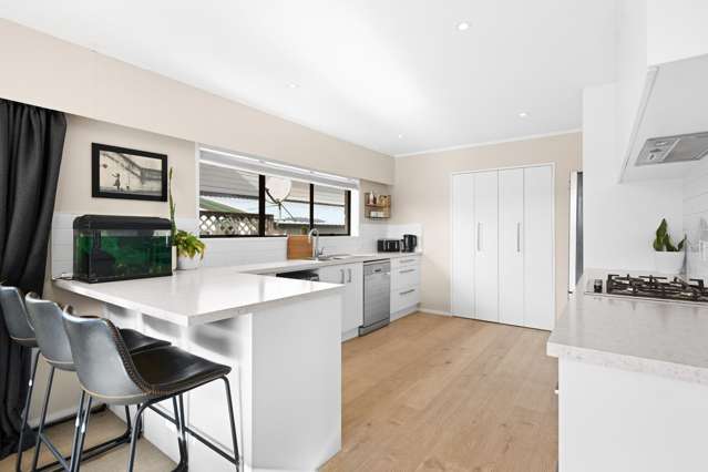 6 Glendale Drive Dinsdale_2