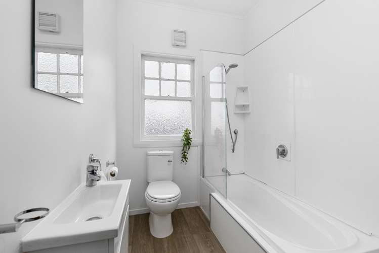 2/14 Douglas Street Waiwhetu_12