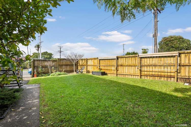 2/49 Western Springs Road Morningside_1