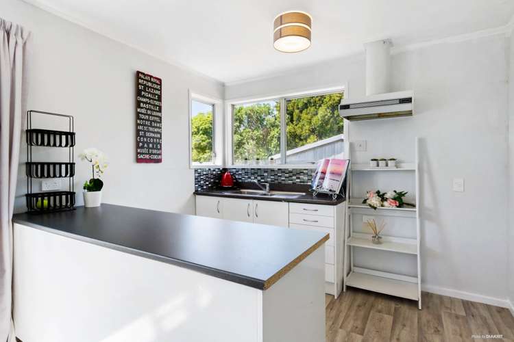 1/38 Leo Street Glen Eden_8