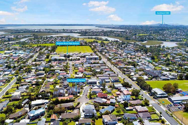 2/11 Scanlen Terrace Kelston_12