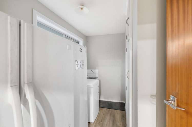 21 De Bloge Place Burwood_22