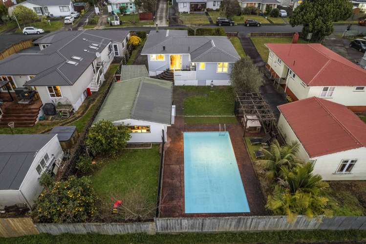 11 Montmere Avenue Te Atatu Peninsula_25