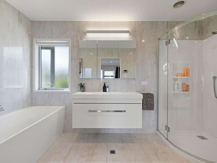 19 Colquhoun Place Dinsdale_13