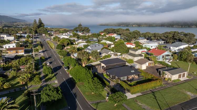 32 Wallis Street Raglan_24