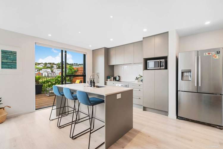 103 Bonair Crescent Silverdale_4