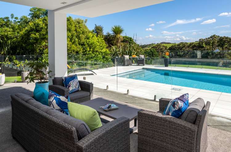 824 Redoubt Road Flat Bush_16