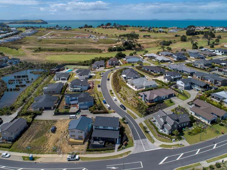 81 Pinecrest Drive Gulf Harbour_23