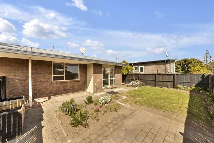 2/166 Rocking Horse Road Southshore_19