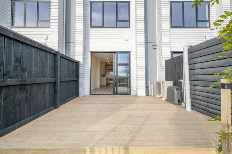5/9 Bronzewater Drive Silverdale_21