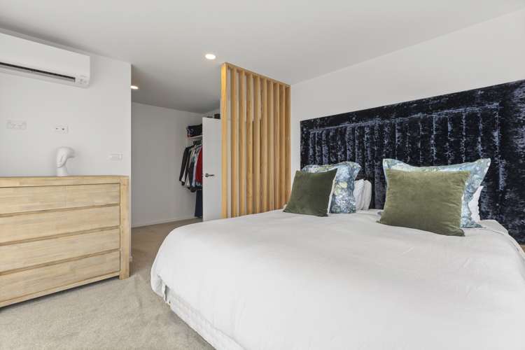 5b Holland Avenue Point England_16