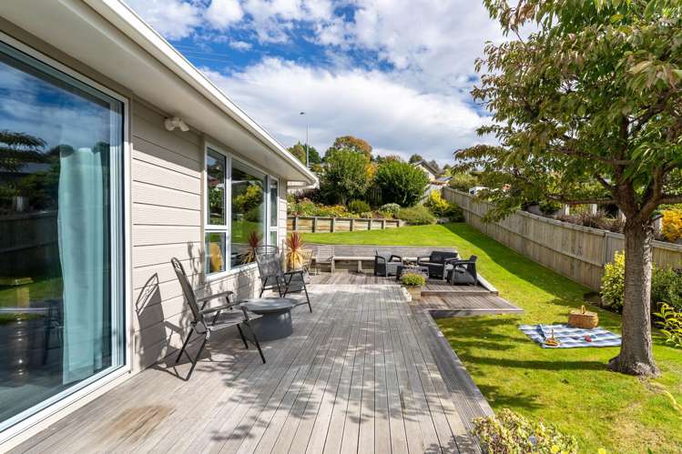 10 Sretlaw Place Glenross_17