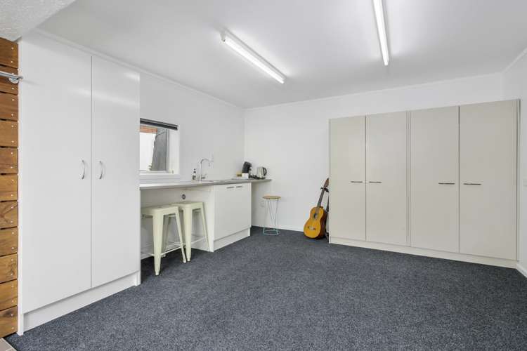 2/230 Queens Road Panmure_16