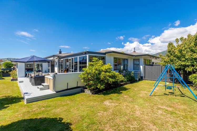 8 Neale Avenue Stoke_20