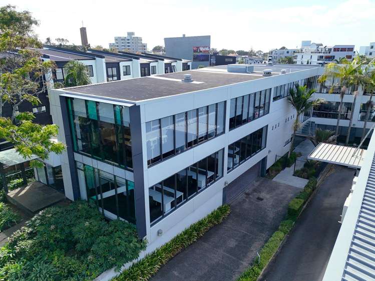 132 Hurstmere Road_0