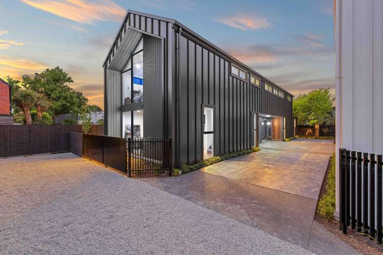 2/60 Innes Road Merivale_1