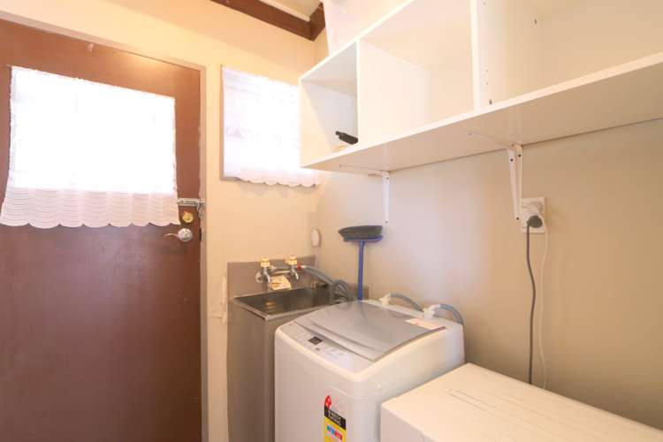 2/246 Crinan Street Appleby_15