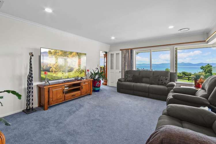 1801 East Coast Road Whakatiwai_10
