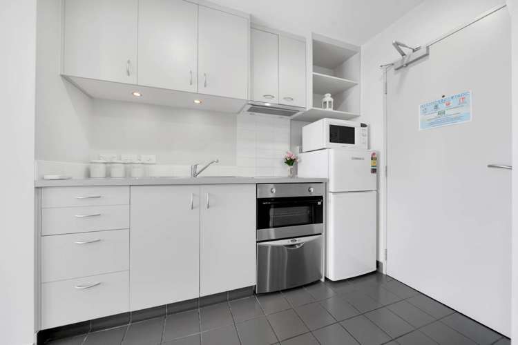 601/17 Amersham Way Manukau_10