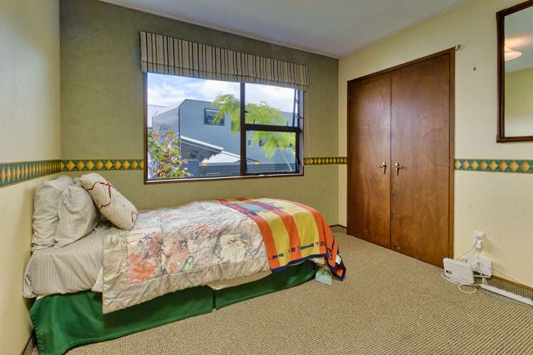 11 Deakin Place Clive_17