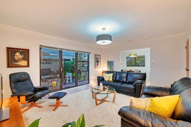 2/51 Beach Road Pahurehure_8