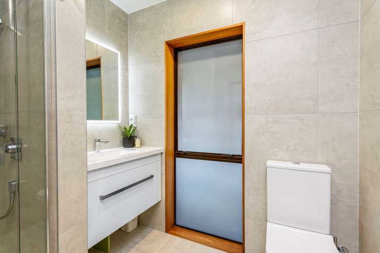 6 Clayden Drive Gulf Harbour_16