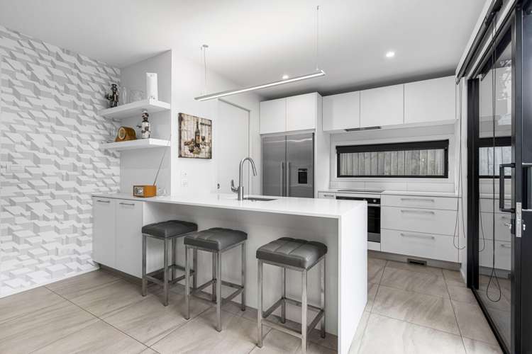 747b River Road Chartwell_8