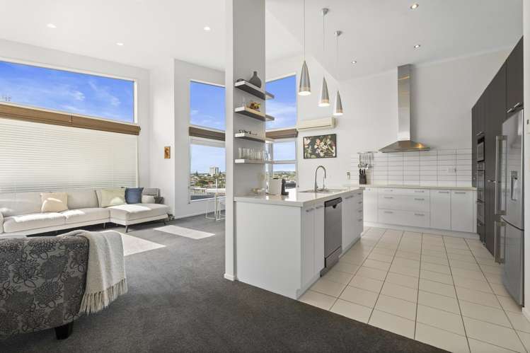 60 Chesterfield Way Orewa_41