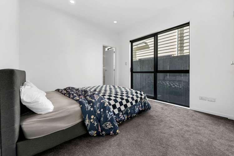 23 Tannaghmore Drive Flat Bush_11