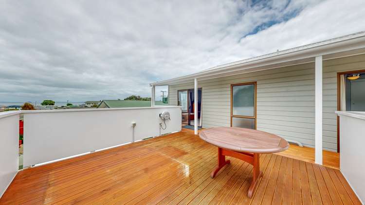 7 West Crescent Te Puru_17