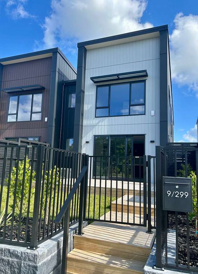 Milldale Brand New 4 Bedroom Townhouse