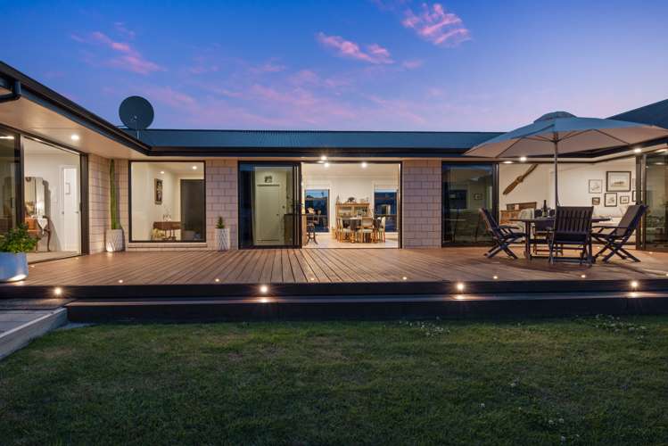 6 Spitfire Drive Burleigh_1