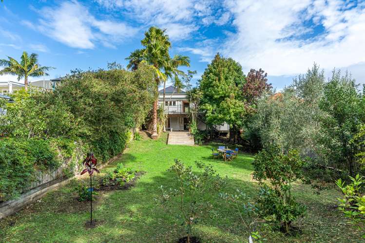 32 Hastings Parade Devonport_1