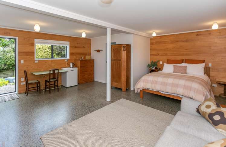 2 Emmerdale Drive Hahei_14