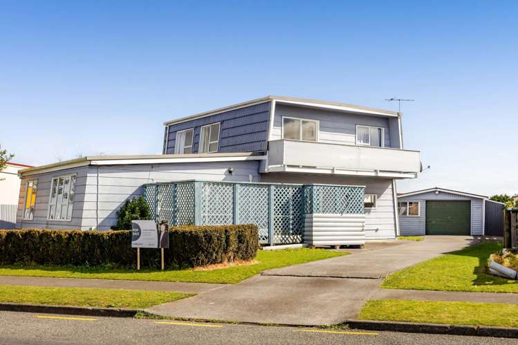 1 County Drive Hawera_13