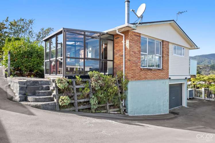 12 Alleyne Court Brown Owl_24