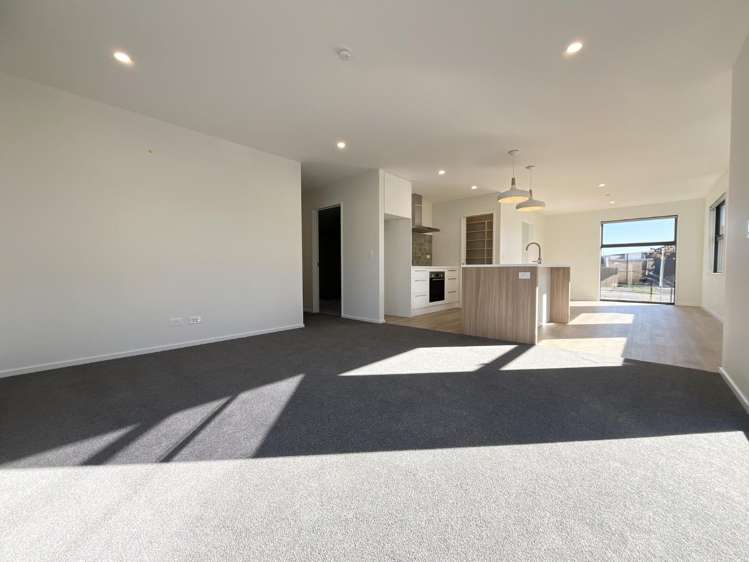 18 Rita Angus Road 10145_6