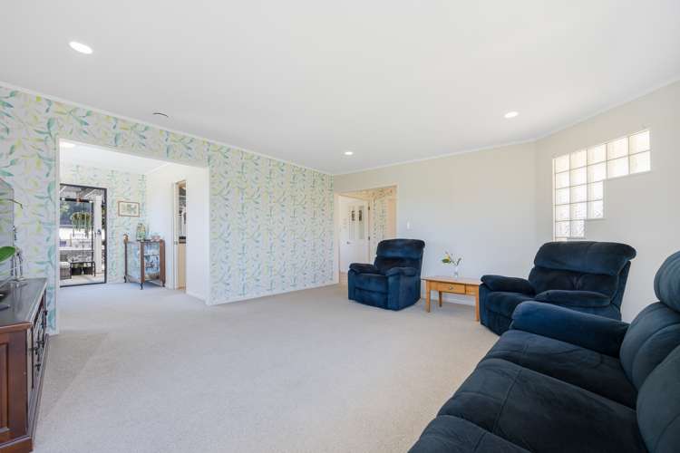 5 Alec Craig Way Gulf Harbour_7