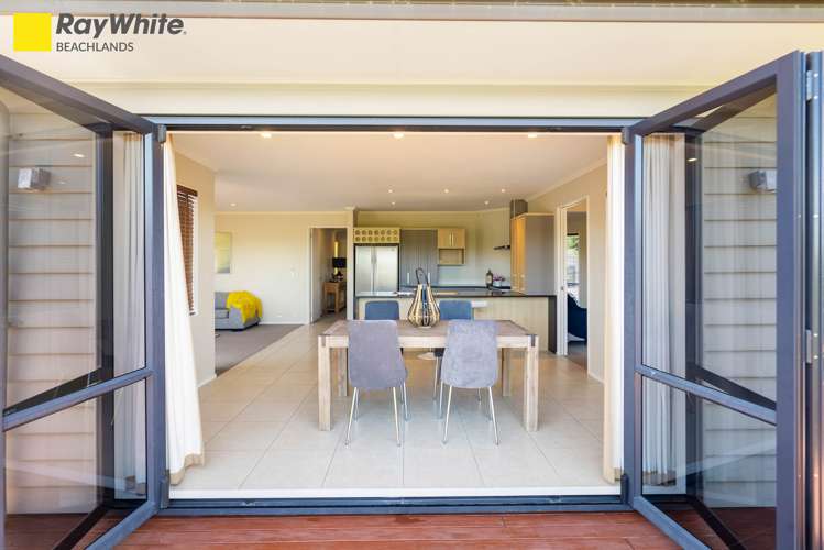 35 Pine Harbour Parade Beachlands_15