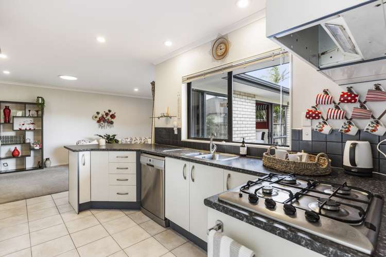 5 Erne Crescent East Tamaki_6