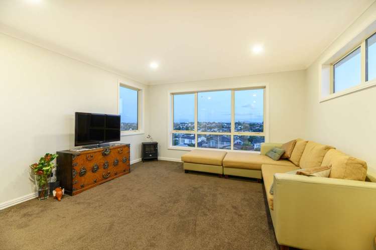 14 Tuangi Street Long Bay_13