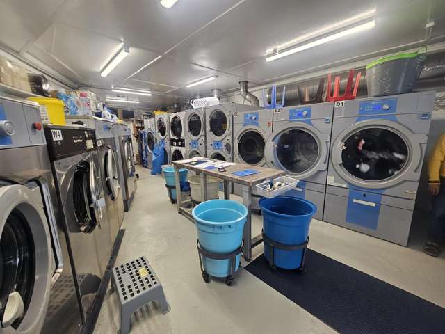 SERVICED LAUNDROMAT BUSINESS FOR SALE