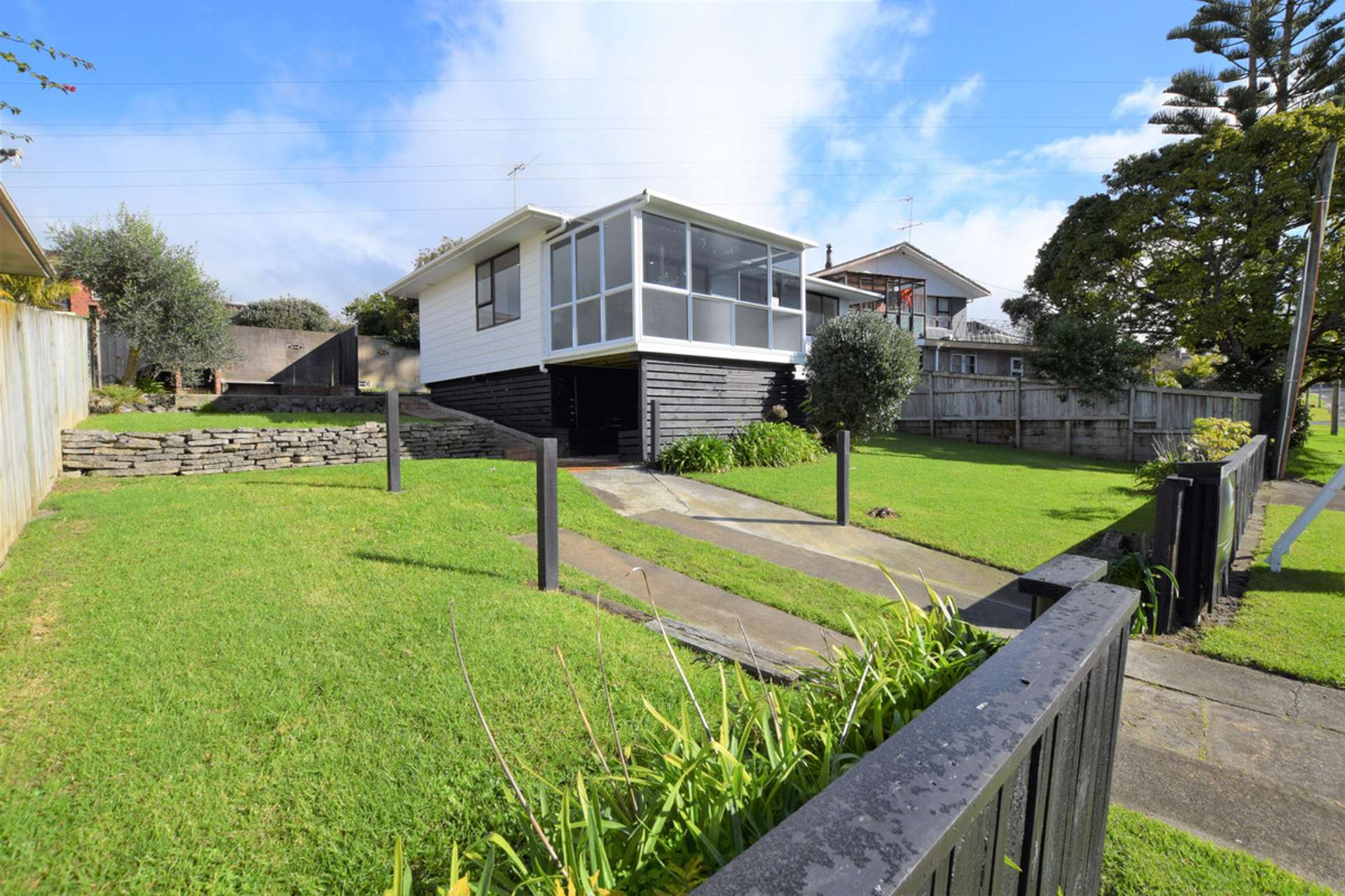 15 Wakeling Avenue Te Atatu South_0