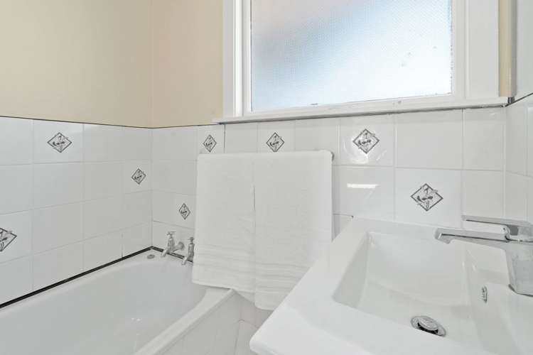 4 Cardinal Drive Hillmorton_16