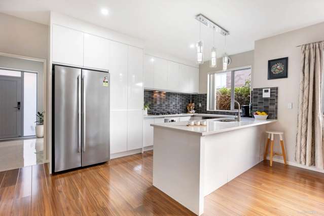 8 Springside Drive Flat Bush_3