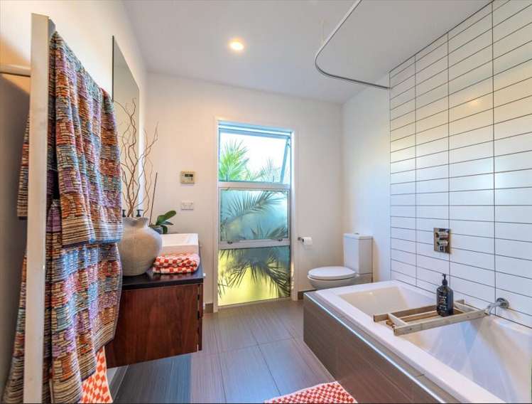 72 The Esplanade Oneroa_26